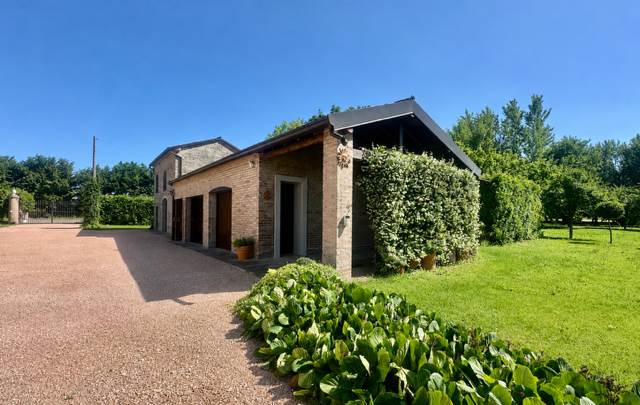 SAN POSSIDONIO - VILLA STORICA DI CAMPAGNA IN VENDITA